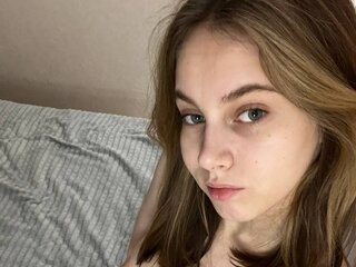 Toy nude livejasmin JolynManthe